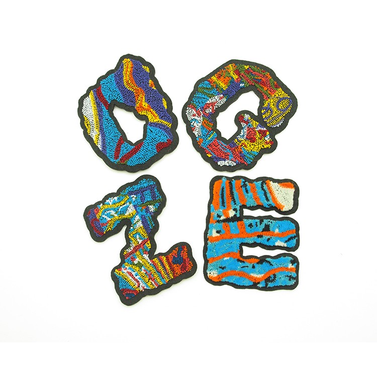 工廠定做字母牙刷繡 服裝箱包立體繡花章可來圖來樣定制免費設(shè)計